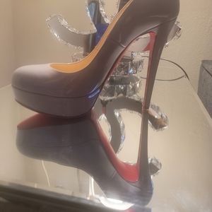 Gray red bottoms slightly used